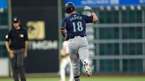 Seattle Mariners continue fight for AL wild card with 8-1 win over Astros